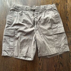 Men’s Willis & Geiger outfitters khaki cargo shorts size 38